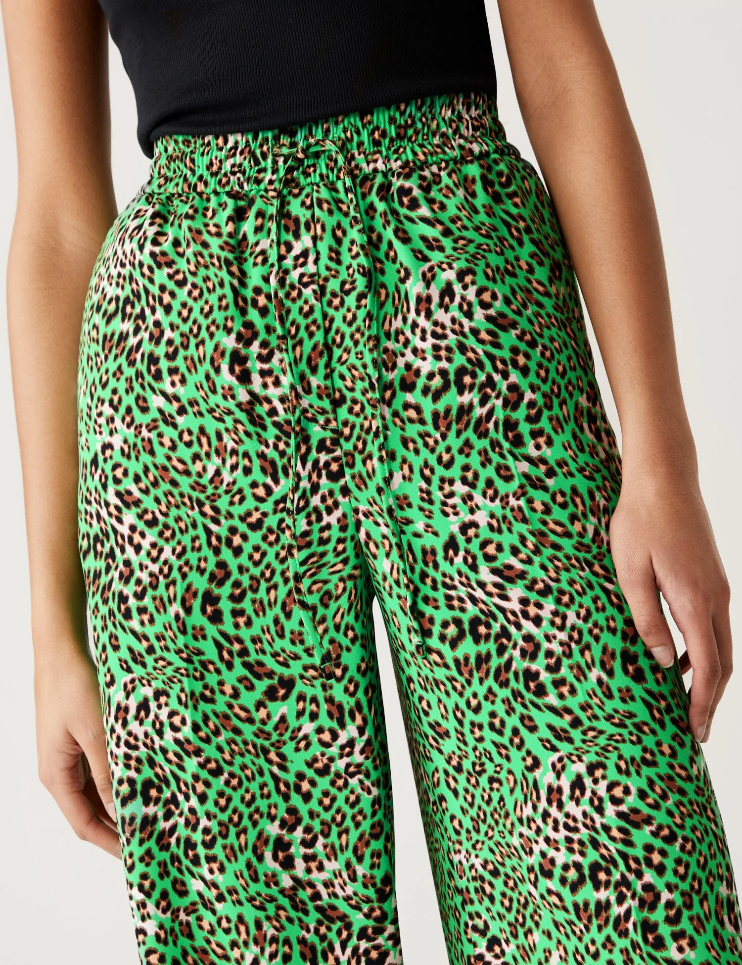 Crepe Animal Print Wide Leg Cropped Trousers