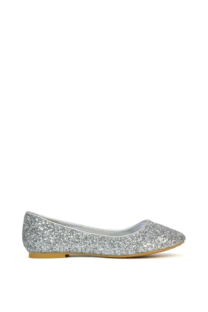 MALEFICENT FLAT BLOCK HIGH HEELED SLIP ON BALLERINA PUMP SHOES IN SILVER GLITTER