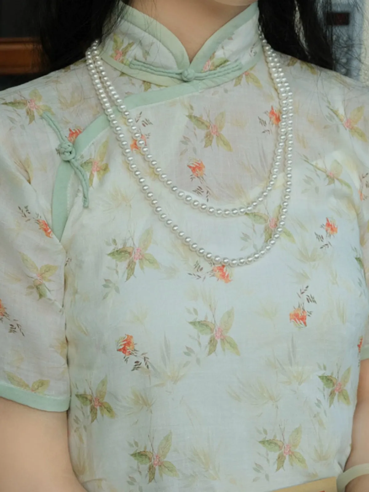 Yi Xiao 伊笑 Carefree 1930s Ramie Plant Half Sleeve Qipao